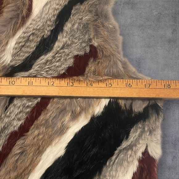 Elizabeth And James Tanya Coyote And Rabbit Fur Vest Womens XS Chevron Pattern - Picture 5 of 7